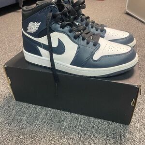 Jordan 1 Mid Armory Navy size 8